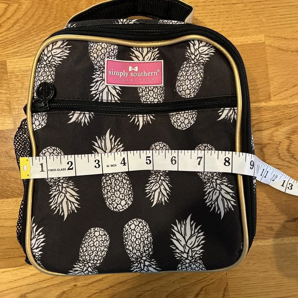 Simply Southern Pineapple Lunchbox Black White Gold Zip Closer Handle Pockets